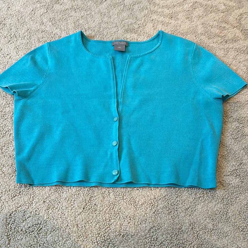 Ann Taylor cardigan style cropped tee